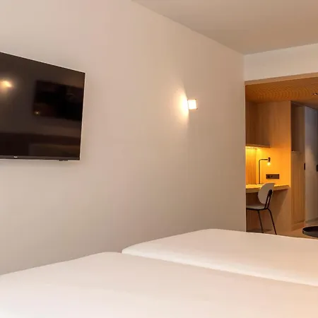 فندق اتش أم جامي Iii 4*
